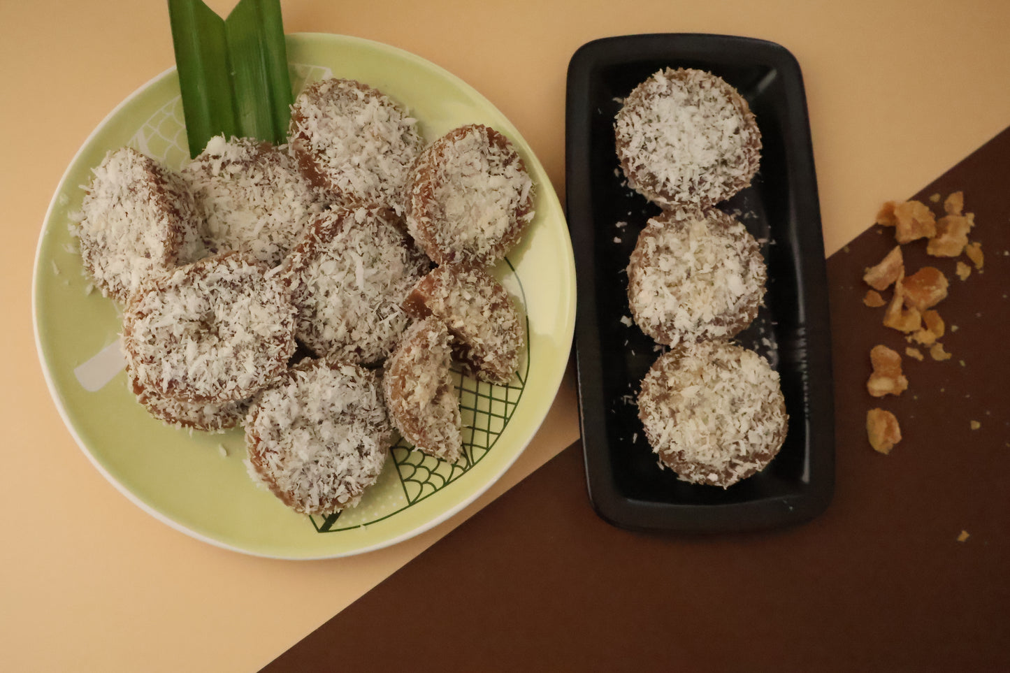 Kuih Kosui / Kueh Lumpang - Palm-Sugar Sticky Rice Cake - Box of 12 Pieces