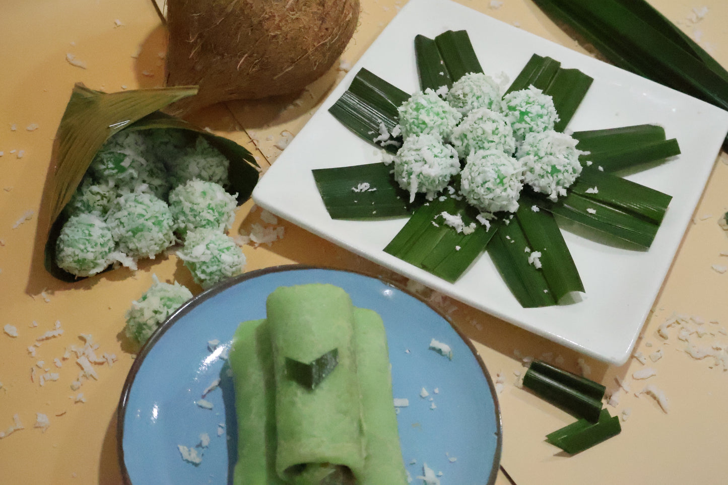 Onde-Onde (Pandan Glutinous Rice Balls) - Box of 15 Pieces