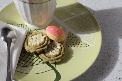 Matcha with White Chocolate Cookies