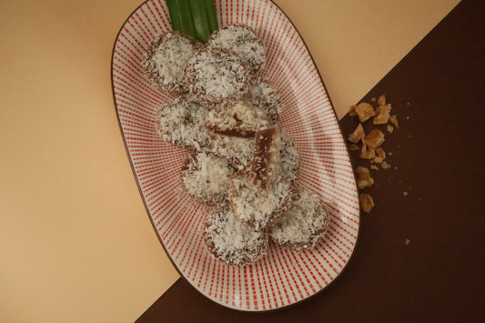 Kuih Kosui / Kueh Lumpang  - Palm-Sugar Sticky Rice Cake - Box of 12 Pieces