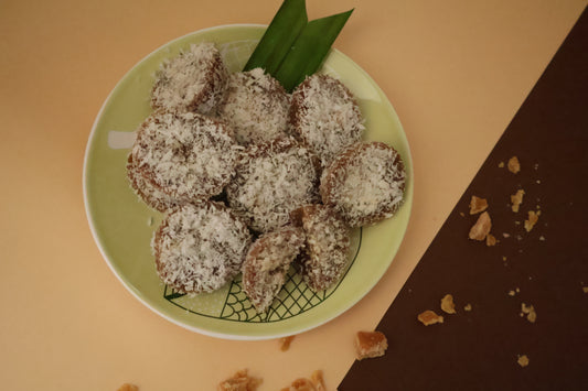 Kuih Kosui / Kueh Lumpang  - Palm-Sugar Sticky Rice Cake - Box of 12 Pieces