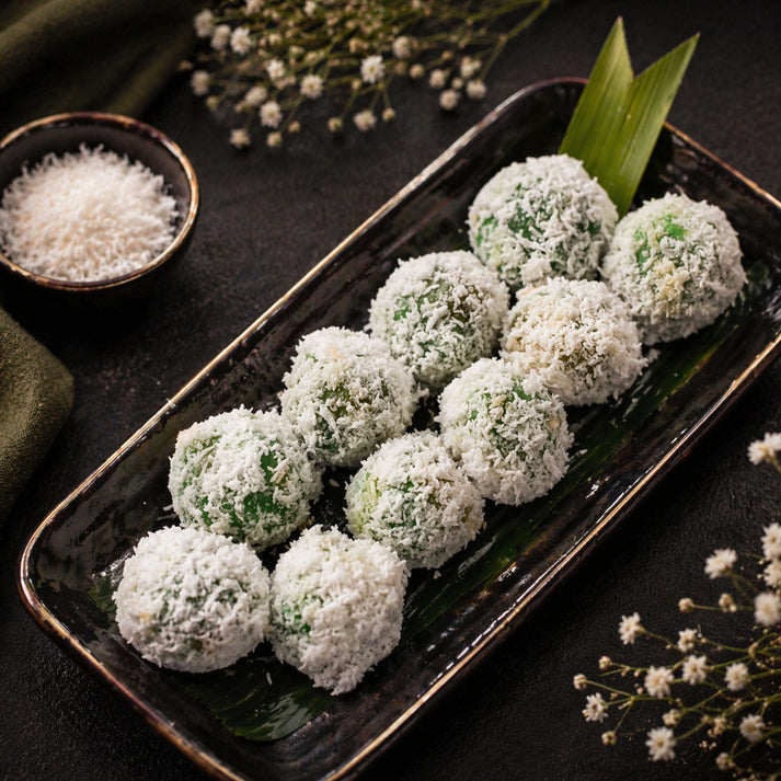 Onde-Onde (Pandan Glutinous Rice Balls) - Box of 15 Pieces